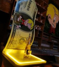 Dolar içki sunum stantı