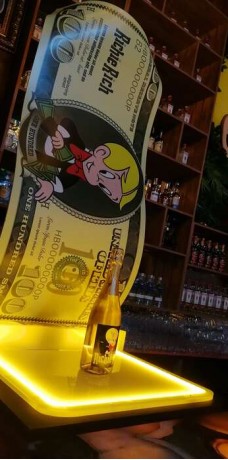 Dolar içki sunum stantı